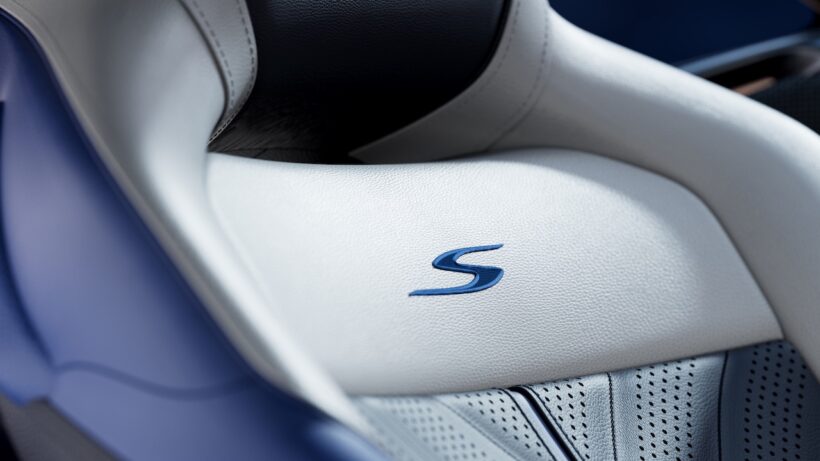 「アストンマーティン DB12 S」のインテリア。