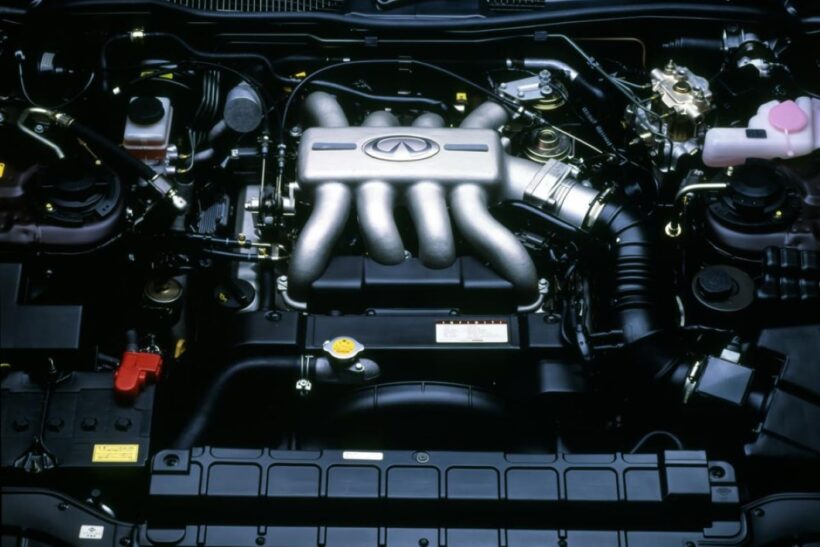 「インフィニティQ45」搭載の4.5L V8 DOHCエンジン
