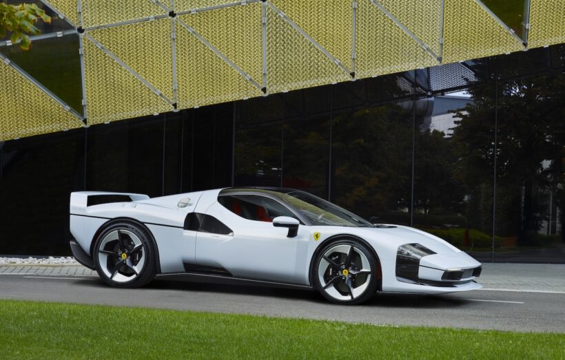 ワンオフモデル「フェラーリ SC40」のエクステリア。