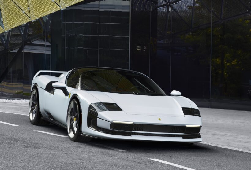 ワンオフモデル「フェラーリ SC40」のエクステリア。