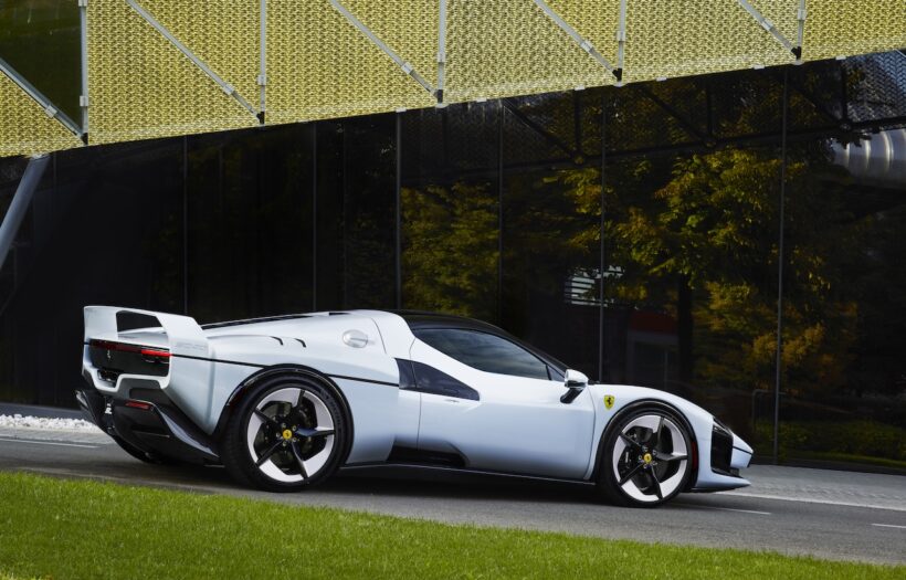 ワンオフモデル「フェラーリ SC40」のエクステリア。