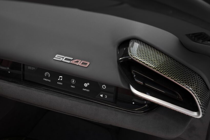 ワンオフモデル「フェラーリ SC40」のインテリア。