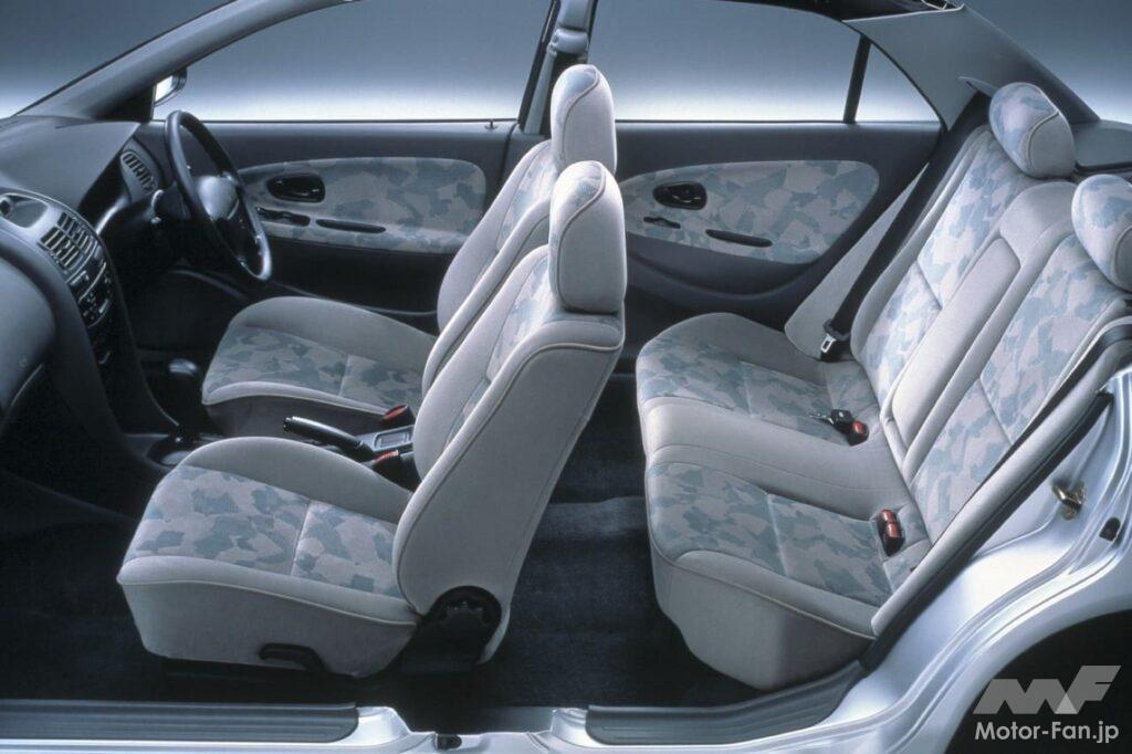 「カリスマ」の室内