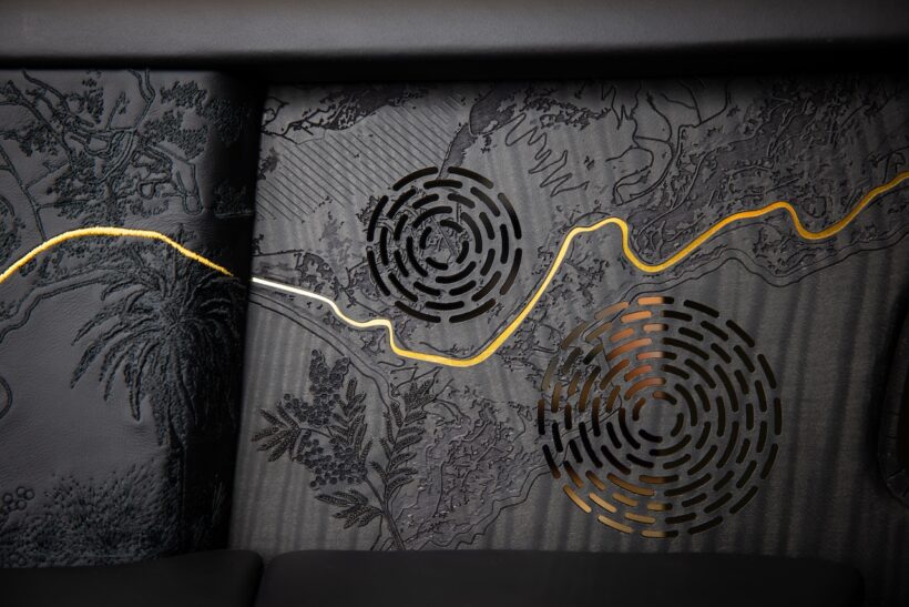 「ロールス・ロイス ファントム センテナリー」の製作風景。