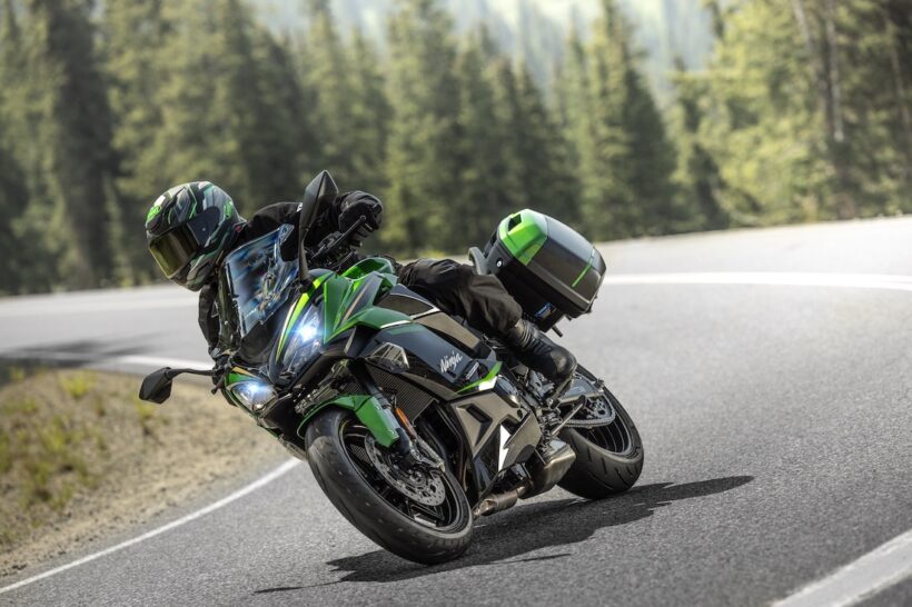 2025_kawasaki_ninja1100sx_se_01