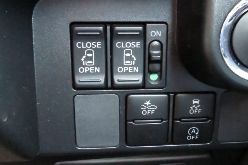 スライドドアスイッチの写真