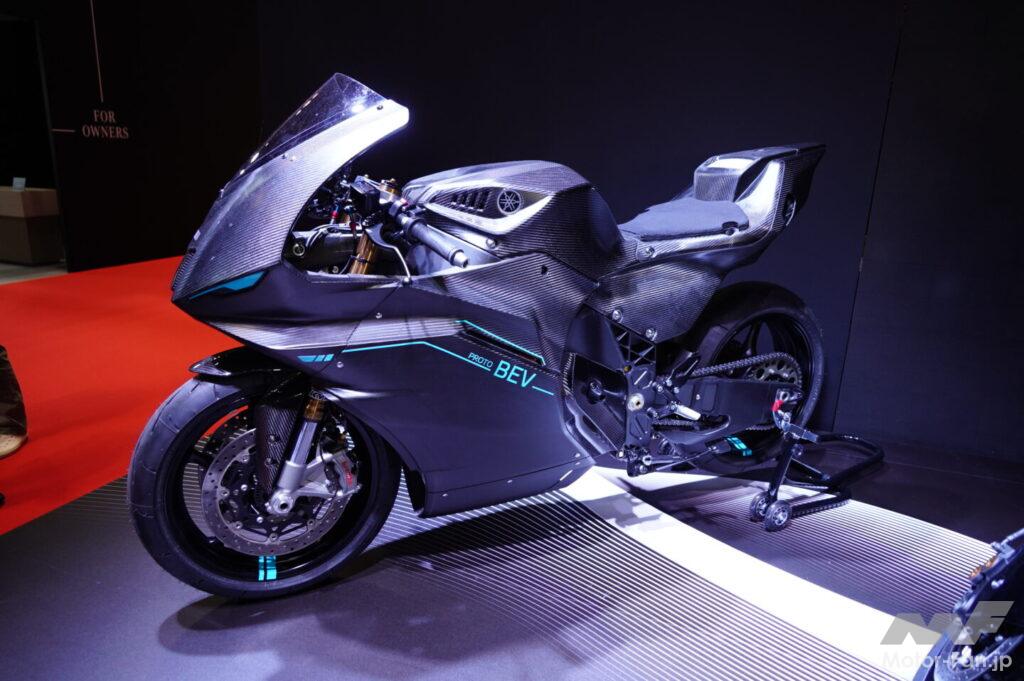 サプライズに初音ミクが登場！ ヤマハは音と映像と実演でモノづくりの