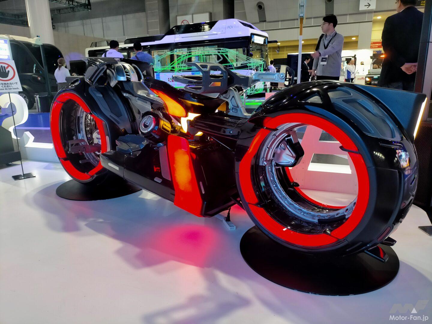 ディズニー映画の「トロン：アレス」に登場した“ライトサイクル”を特別
