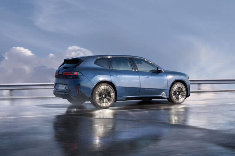 BMWのSAVの定番プロポーションを採用したことで、4つのホイールがくっきりと際立つ2ボックスデザインを実現した。