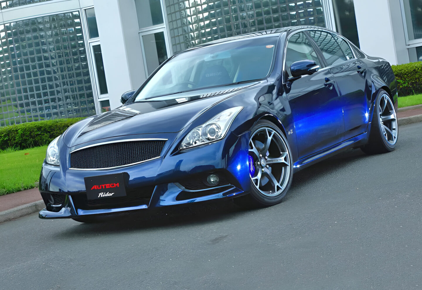 これがオーテックの本気だ！」V36スカイラインベースの創立25周年記念