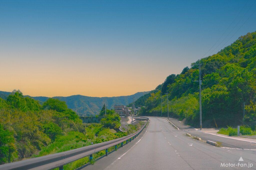 秋の夕暮れの写真