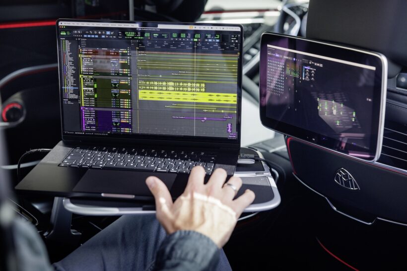 メルセデス・マイバッハ S 680のリヤキャビンに搭載された「クラフテッド・イン・ア・メルセデス・ベンツ」。
