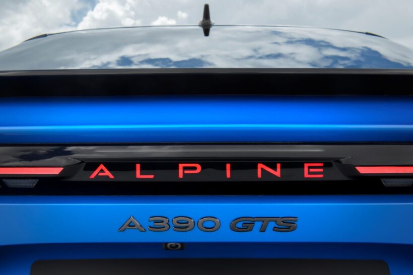 アルピーヌの最新モデル「A390」はフル電動のBEVとして登場。