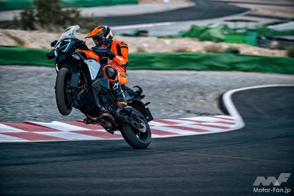 ののいむ8月以降 剛性を高めたフレームに新世代LC8エンジンを搭載！KTM 1390 Super