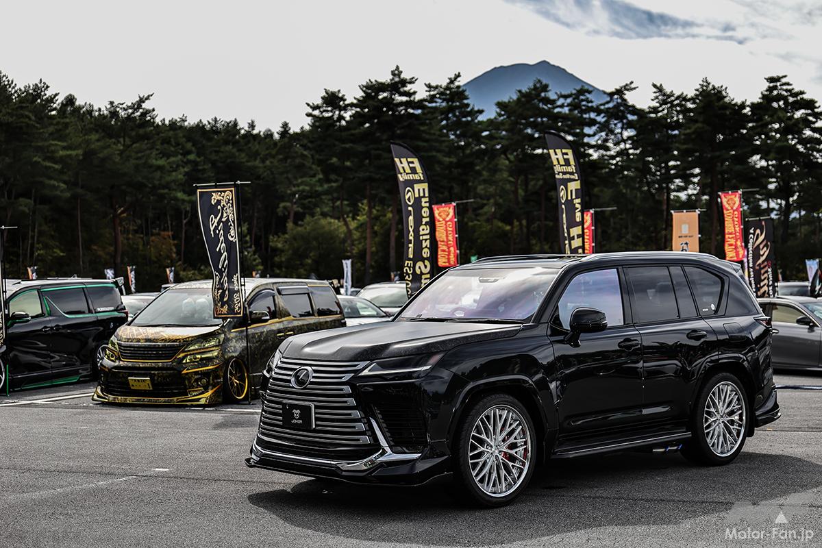 納車に3年！ 遠くから見るとボディ色に見えるケド、近づくとその「違い