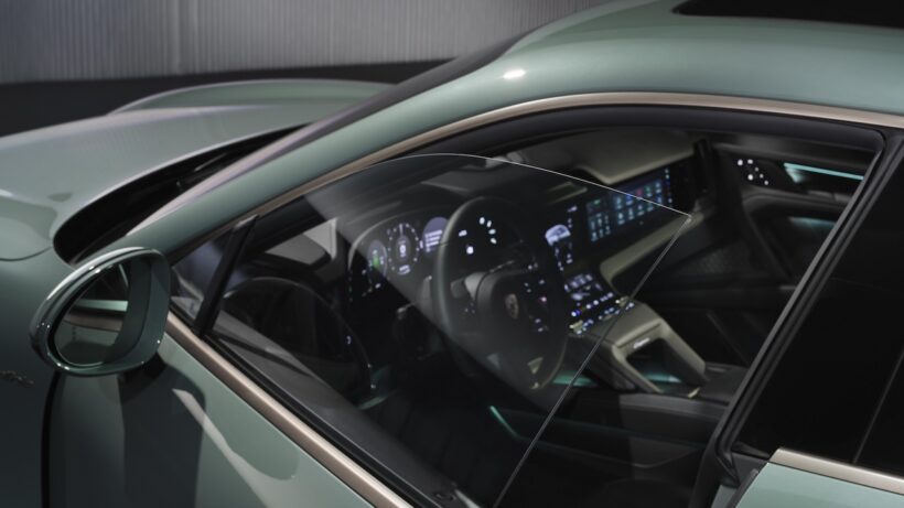 「ポルシェ カイエン エレクトリック」のインテリア。