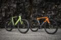 「3T バイク（3T Bike）」とコラボレーションした、専用デザインのグラベル＆ロードバイク。
