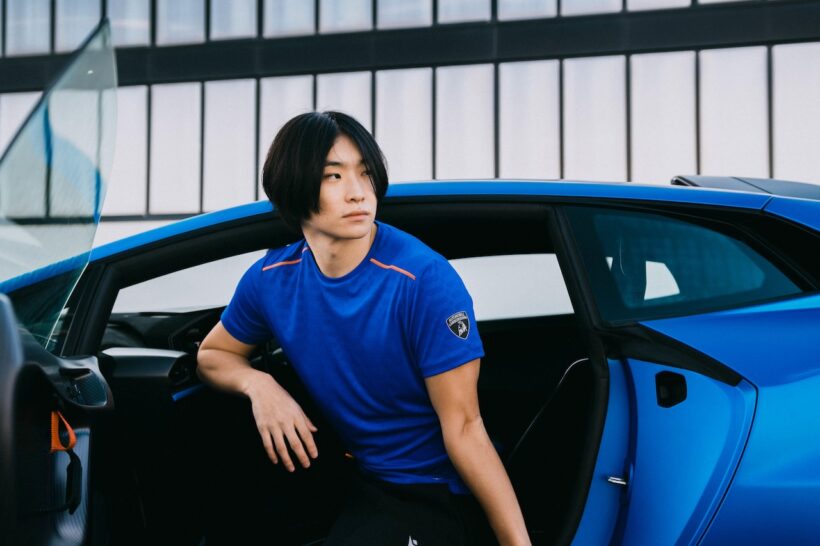 スポーツブランド「マクロン（macron）」とのコラボウェア。