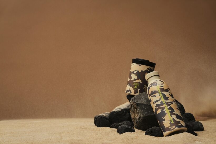 ウラカン ステラートから着想を得た「24ボトルズ（24Bottles）」のウォーターボトルとタンブラー。