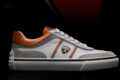 ランボルギーニとコラボレーションした、「トッズ（Tod’s）」のローファーとスニーカー。