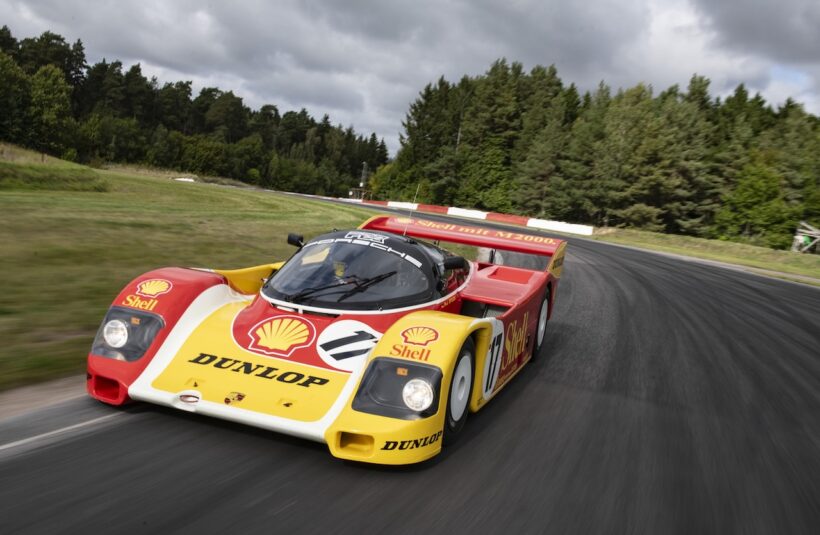マンタープ・パークで、憧れのグループC「ポルシェ 962C」をドライブしたスウェーデン王室のカール・フィリップ王子。