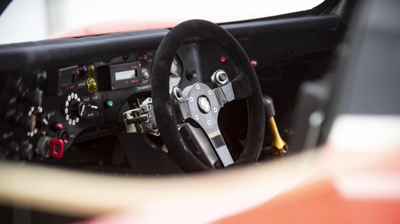 2021年に走行可能な状態にすべく、徹底的なレストアが実施された、グループCレーシングカー「ポルシェ 962C」。