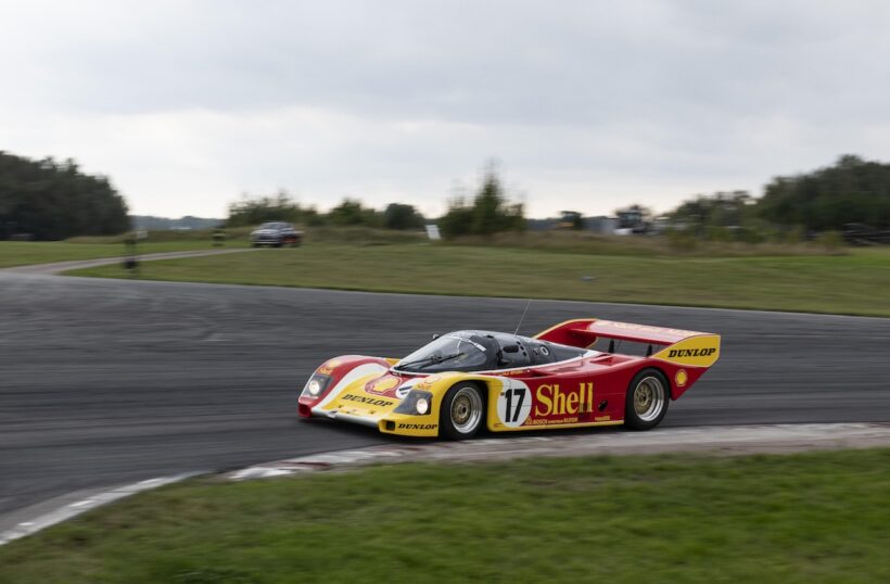 マンタープ・パークで、憧れのグループC「ポルシェ 962C」をドライブしたスウェーデン王室のカール・フィリップ王子。