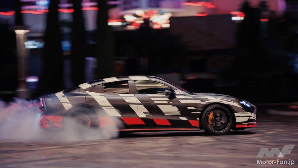 ラスベガスに「メルセデス AMG GT 4ドアクーペ」が持ち込まれ、ブラッド・ピットが参加して大規模な撮影が行われた。
