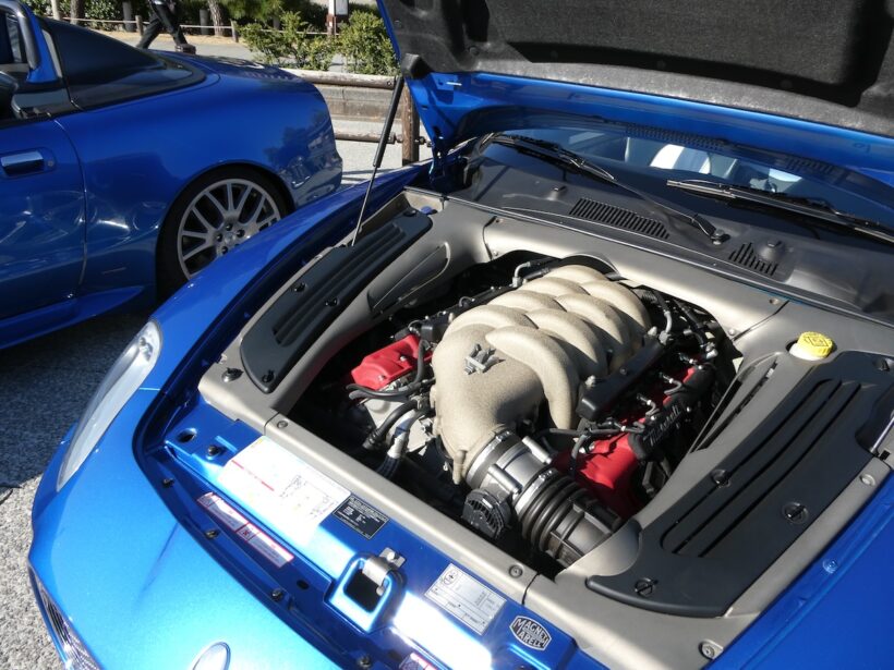 4.3リッターV8エンジン