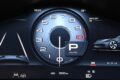 812系とは異なりシンプルな面構成となった12チリンドリ。6.5リッターV12のレッドゾーンは9250rpmから。走行モード選択システムは「マネッティーノ」と呼ばれ、ステアリング上のスイッチで「ウェット」「スポーツ」「レース」「トラクションコントロール・オフ」「ESCオフ」を選択可能。タイヤは21インチで、ミシュラン・パイロットスポーツS5かグッドイヤー・イーグルF1スーパースポーツとなる。