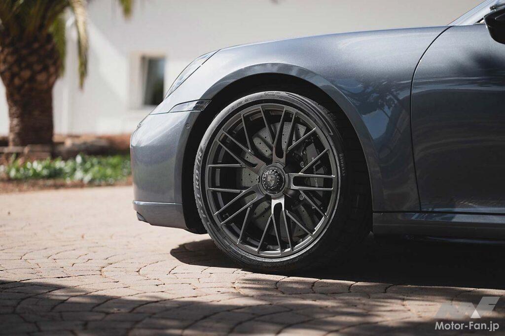 リヤのブレーキディスク径は390mmから410mmに拡大。新開発のブレーキパッドを採用したことで強力な制動力を発揮する。