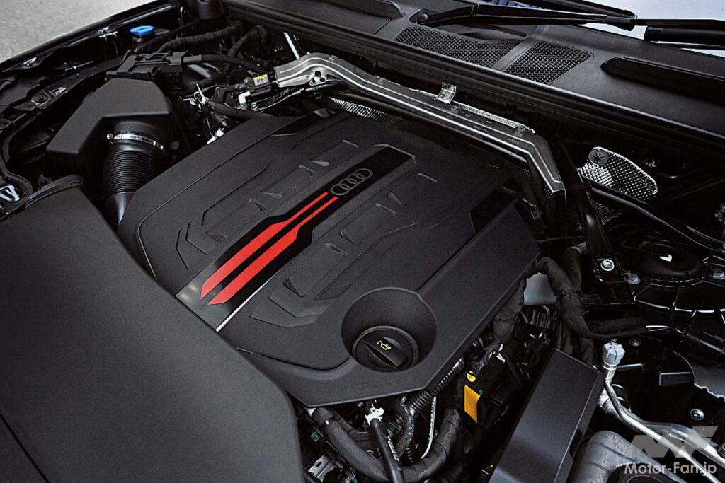 367PS/550Nmを発生するお馴染みの3.0リッターV6ツインターボはトルキーで極上のドライバビリティに寄与する。