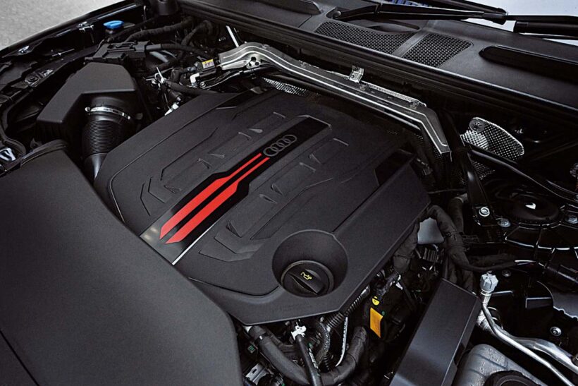 367PS/550Nmを発生するお馴染みの3.0リッターV6ツインターボはトルキーで極上のドライバビリティに寄与する。