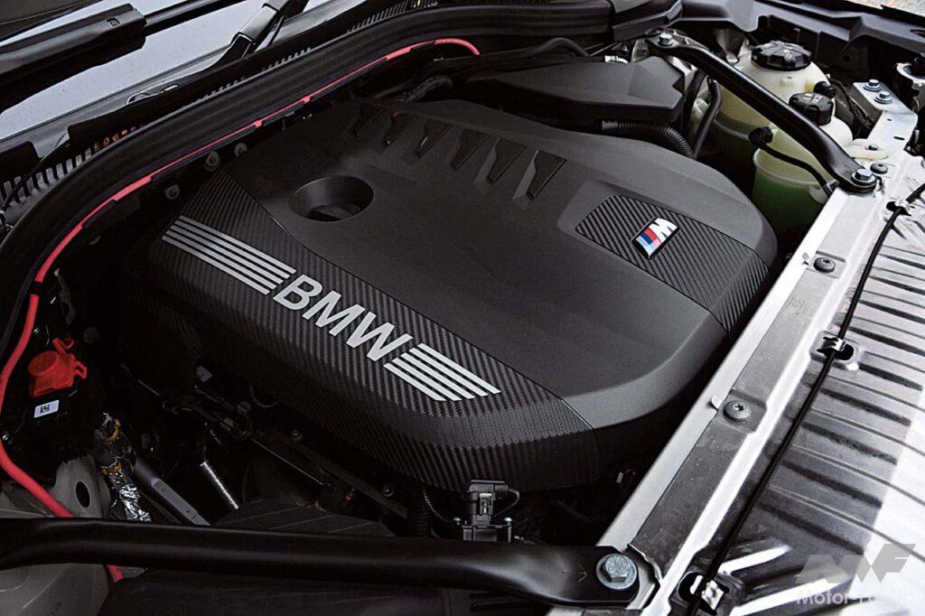 381PS/540Nmを発生する3.0リッター直6ツインターボエンジン。官能的なサウンドは唯一無二の存在感を放っている。