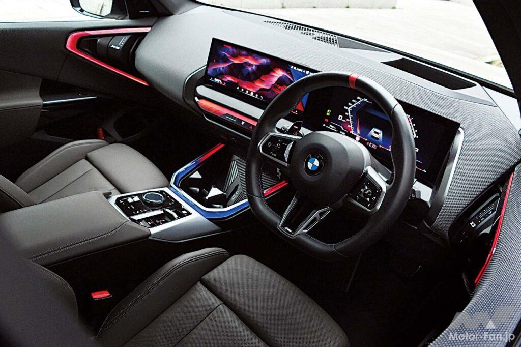 BMWオペレーティング・システム9とプラチナ仕上げのM専用ディスプレイが目を引く。試乗車にはベンチレーションシートなどの快適装備を含むオプションのコンフォート・パッケージを装備していた。