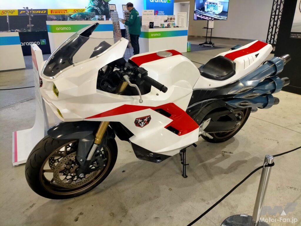 映画「シン・仮面ライダー」のサイクロン号を生展示！ ベース車両は