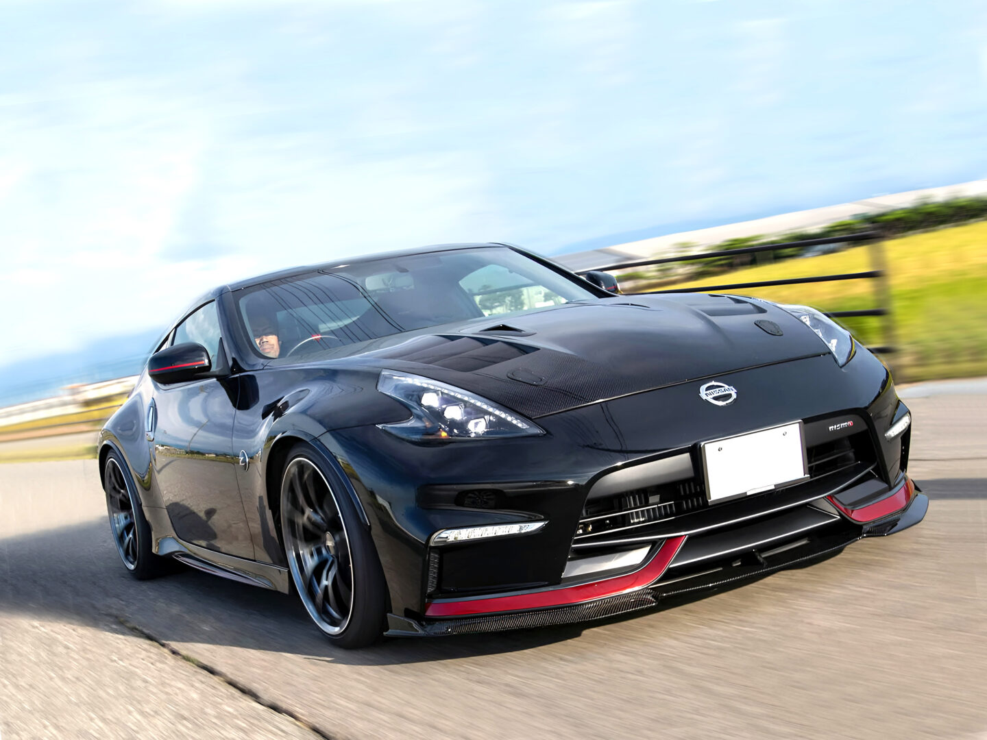 戦闘力は現行モデル以上！」先代Z34が580馬力ツインターボ＋最新