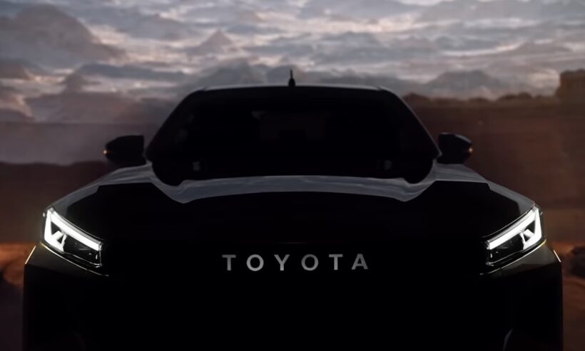 新型トヨタ『ハイラックス』、ついに11月10日公開! ハイブリッドとEV