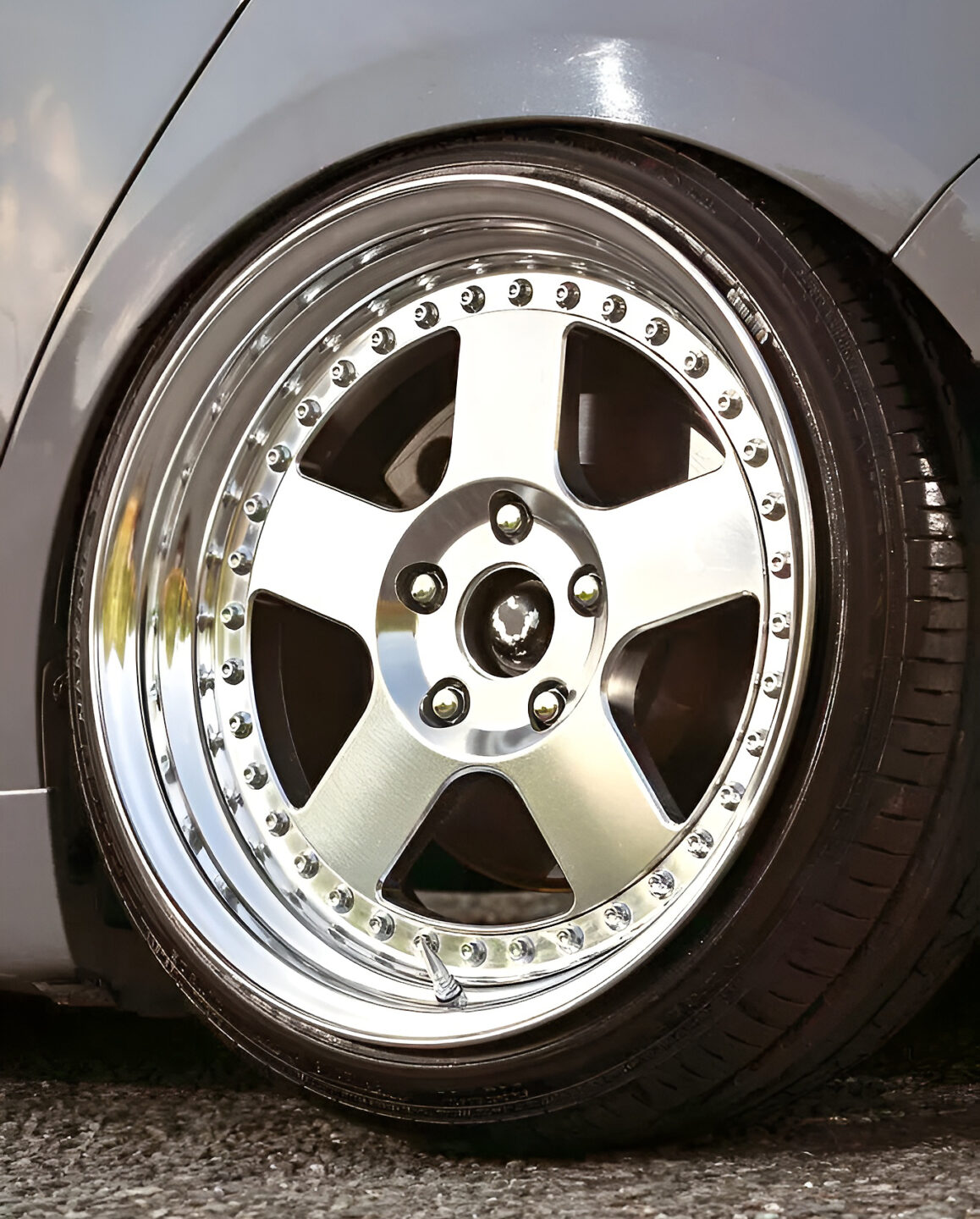 低いだけじゃ終わらせない！」アンチ定番のZC31S型スイスポが証明した