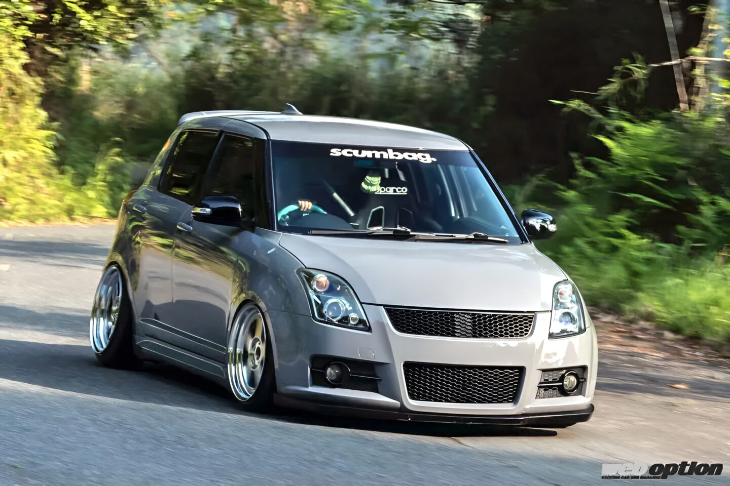 koma様　zc31s 低いだけじゃ終わらせない！」アンチ定番のZC31S型スイスポが証明した