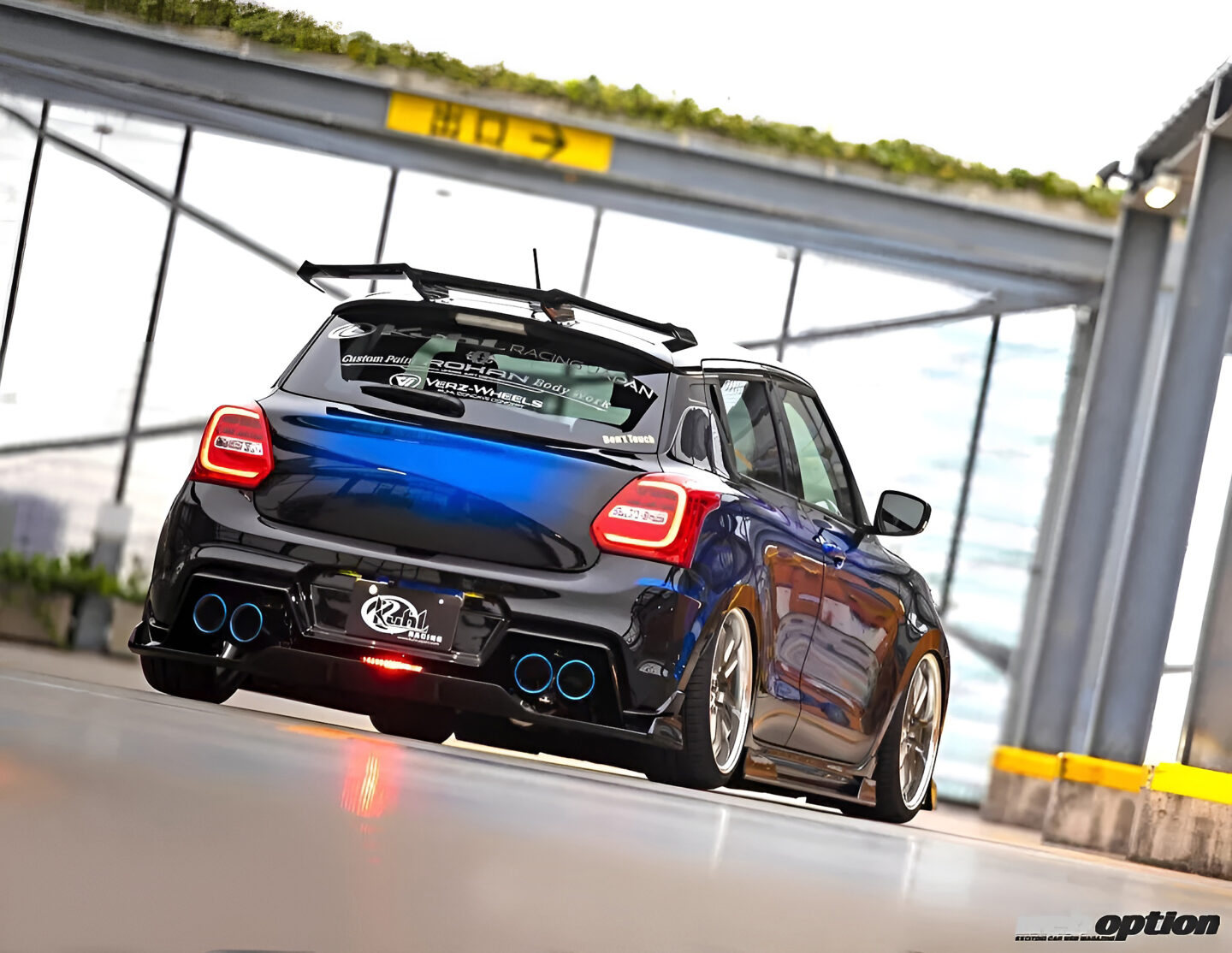 普通のZC33Sスイスポはもう飽きた…」誰もやらない脱定番フルカスタムで