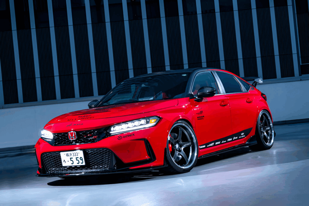「FL5って、こんなに大人っぽいの!?」レーサー織戸学がシビックタイプRを独自解釈でカスタム！
