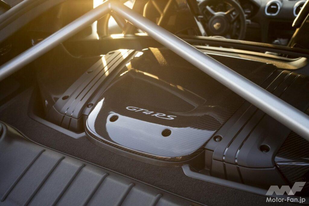 トップモデルにはサーキット走行も視野に入れた装備を搭載する（写真はケイマン GT4 RSのエンジンルーム）。