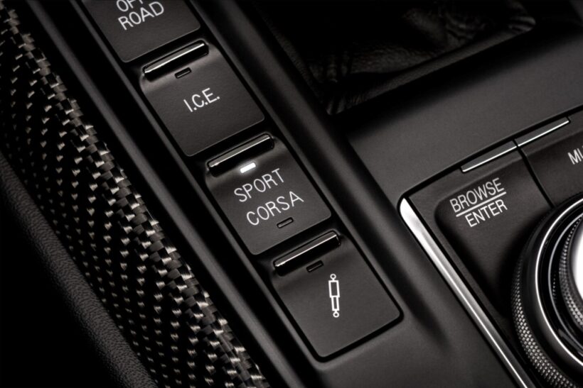 トロフェオに与えられた"Sport Corsa" 走行モード。