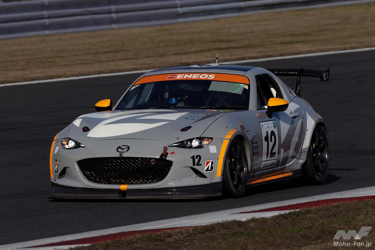 マツダが新型「CX-5」のジェットブラックマイカと初公開の新色を披露