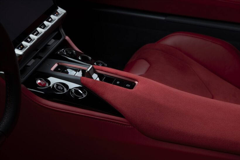 トヨタのフラッグシップスポーツ「GR GT」のコクピット。