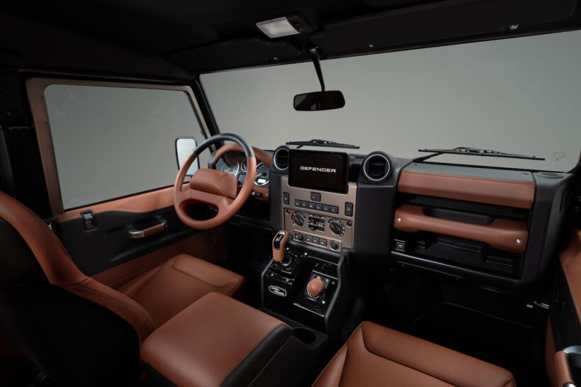 「クラシック ディフェンダー V8」に導入された、「ディフェンダー OCTA」のインテリアトリム。