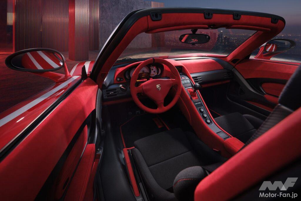 ファクトリー・リコミッションによって、レッド＆ホワイトのカラーリングが施された「ポルシェ カレラ GT」。