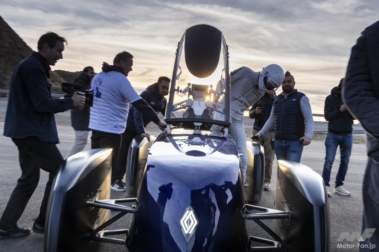 時速100kmで1000km走破「ルノーフィランテ レコード 2025」を追った