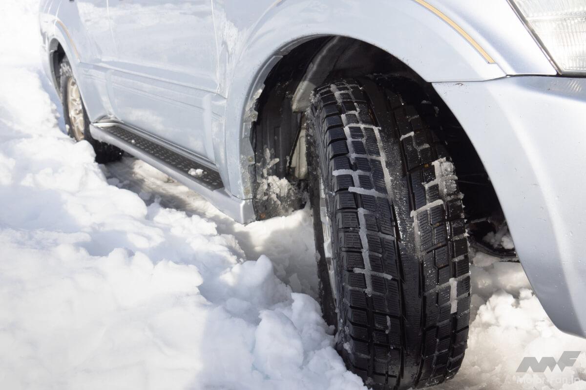 雪にハマって動けなくなったらコレ！｢JAFを呼ぶ前｣に試したいスタック 